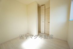 各部屋に収納が完備されているので、お荷物が多くなっても安心の設計です。