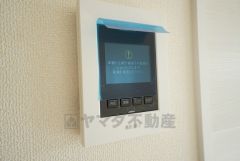 防犯性、セキュリティ対策に安心できるテレビモニター付きインターフォンです。セールスマン対策にもなり安心できます。