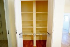 リビング収納完備。