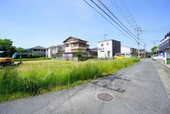 前面道路は東側4ｍ。交通量が少なく大型車はの通行もほとんどありません。渋滞はほとんどないため、時間を気にせず走行できます。?