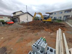 駐車スペースはゆとりある2台分を確保。マイカー用に、お客さま用に、余裕を持ってご利用いただけます^^