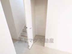 パントリー完備。食器やキッチン用品、食料品の保存に便利です＾＾