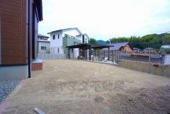 お庭スペース付きで楽しみが広がります＾＾ 西鉄バス「柳原」停まで徒歩1分。