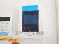 防犯性、セキュリティ対策に安心できるテレビモニター付きインターフォンです。セールスマン対策にもなり安心できます。