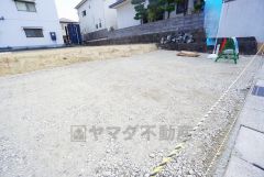 駐車スペースはゆとりある3台分を確保。マイカー用に、お客さま用に、余裕を持ってご利用いただけます。