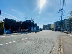 2025年4月撮影写真。 2025年6月中旬完成予定。同一ハウスメーカー物件内覧可能です。お気軽にお問い合わせください＾＾