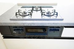 3口コンロなので、効率よく調理ができます。毎日のお料理が楽しくなりますね。