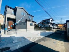 （1号棟）完成予想図 設備仕様も充実した新築戸建です。 快適でゆとりのある生活空間で新生活を始めましょう^^建物ごとに間取りや色味が異なりますので、ぜひ一度現地で見比べてください
