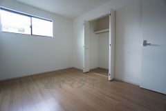 各部屋に収納が完備されているので、お荷物が多くなっても安心の設計です。
