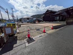 駐車スペースはゆとりある3台分を確保。マイカー用に、お客さま用に、余裕を持ってご利用いただけます。