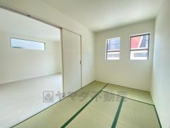 ＬＤＫに隣接する和室です。様々な使用用途で活躍しそうです。