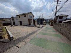 交通量が少なく、小さなお子様がいるご家庭も安心です＾＾