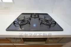 3口コンロなので、効率よくお料理が楽しめます。毎日のお料理も楽しくなりますね＾＾