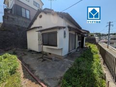 敷地面積広々72坪。車庫あり。土地として利用の際は売主様にて建物解体予定です。 