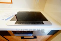 お手入れのしやすいIHクッキングヒーターです。