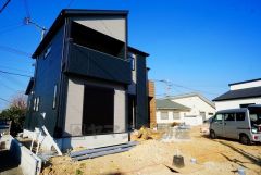 田川バイパスまで車で約5分（350ｍ）遠出のお出かけや通勤に便利。コンビニまで徒歩5分、ドラッグストアまで徒歩12分＾＾