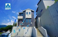 スーパー・コンビニ・ドラッグストアまで徒歩10分圏内＾＾お買い物が便利。西鉄太宰府駅まで徒歩15分西鉄バス原田停から乗車16分＾＾