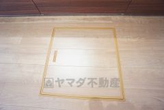 キッチンには床下収納をご用意。長期で保管するものの置場におススメです＾＾