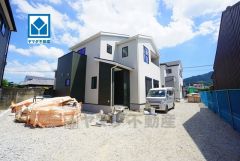 敷地面積約40坪＾＾西鉄バス「四王田団地」停まで徒歩4分＾＾通勤や通学に便利。ＪＲ香椎線「須恵」駅徒歩11分。