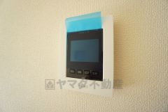 防犯性、セキュリティ対策に安心できるテレビモニター付きインターフォンです。セールスマン対策にもなり安心できます。