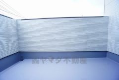 お洗濯物も気持ちよく干せそうです。 テーブルとイスを置いてカフェタイムや日光浴、星を眺めたりも良いですね^^