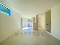 家族が集まる開放的なリビング。約17.7帖の大空間で毎日のお食事が楽しみです＾＾思い思いの時間を過ごしたり、家族みんなで食事をしたり、素敵な団らんの場になりますね。