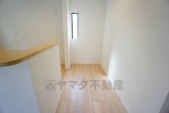 キッチン横のスペースはパントリーとして使ったり、机を設置してスタディスペースとしても＾＾