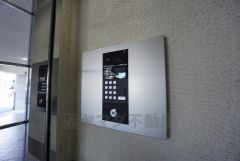 オートロック完備＾＾ エントランス入口も常に綺麗です。管理が行き届いています＾＾