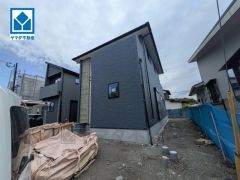 ＪＲ筑豊本線「桂川」駅徒歩10分＾＾飯塚市コミュニティバス「北古賀」停徒歩12分。