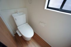 1階2階の2ヶ所にトイレがありますので、忙しい朝にもゆとりが生まれますね＾＾