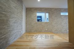 リビングからの続き間としてマルチルームをご用意しました。リビングと合わせると 21.3帖の大空間になります＾＾