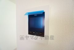 防犯性、セキュリティ対策に安心できるテレビモニター付きインターフォンです。セールスマン対策にもなり安心できます。