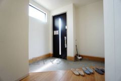 たっぷり収納できるシューズボックスです。家族全員の靴がきれいに整頓できます。