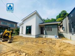 平屋住宅。西鉄太宰府線西鉄五条駅徒歩13分＾＾ 西鉄バス「九州国立博物館前」停まで徒歩6分＾＾ 小中学校まで徒歩15分圏内。