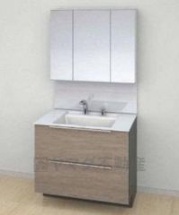 三面鏡裏収納付き洗面化粧台です＾＾ 鏡の裏に歯磨きセットやスキンケア用品などの収納できて便利ですね＾＾