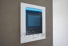 防犯性、セキュリティ対策に安心できるテレビモニター付きインターフォンです。セールスマン対策にもなり安心できます。