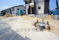 カースペースは4台確保＾＾ご夫婦で1台ずつとご友人の方や来客時に困りません＾＾西鉄バス「潤野橋」停まで徒歩6分＾＾