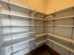 広々としたシューズインクローゼットを完備。家族全員の靴がきれいに収納できます＾＾