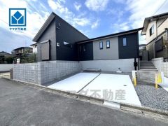 西鉄・JRの2沿線利用できます＾＾西鉄バス「長浦台西」停まで徒歩2分＾＾スーパー・コンビニ・ドラックストアまで徒歩7分圏内＾＾