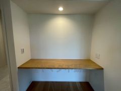 対面キッチン横にあるスタディーコーナー。キッチンからお子様のお勉強にも目が届きます。勉強やその他の作業もはかどりそうですね。