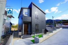 篠栗駅まで徒歩9分。スーパー、コンビニ、ドラッグストア徒歩7分圏内＾＾