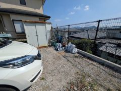 周囲の倉庫棟は撤去いたします。