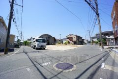 前面道路は公道西側約4.7～5ｍ。イオン二日市店まで車で約5分。ショッピングを楽しめます。西鉄バス筑陽学園前停徒歩5分。