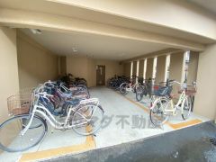 ゆとりのある自転車置き場です。