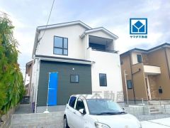 イオン大野城ショッピングセンターまで車で約16分（4.9ｋｍ）ショッピングや映画鑑賞等を楽しめます＾＾スーパー・コンビニまで徒歩15分＾＾