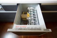 家事の時間が短縮できる食器洗浄乾燥機付。後片付けもラクラクです。