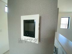 防犯性、セキュリティ対策に安心できるテレビモニター付きインターフォンです。セールスマン対策にもなり安心できます。