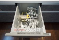 家事の時間が短縮できる食器洗浄乾燥機付。後片付けもラクラクです。