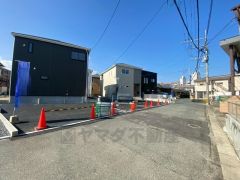 前面道路は公道北側約4ｍ。