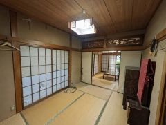 室内（2026年9月）撮影。6帖の和室が2部屋ございます。仕切っても良いし、12帖の広い和室としての使用もできますね＾＾